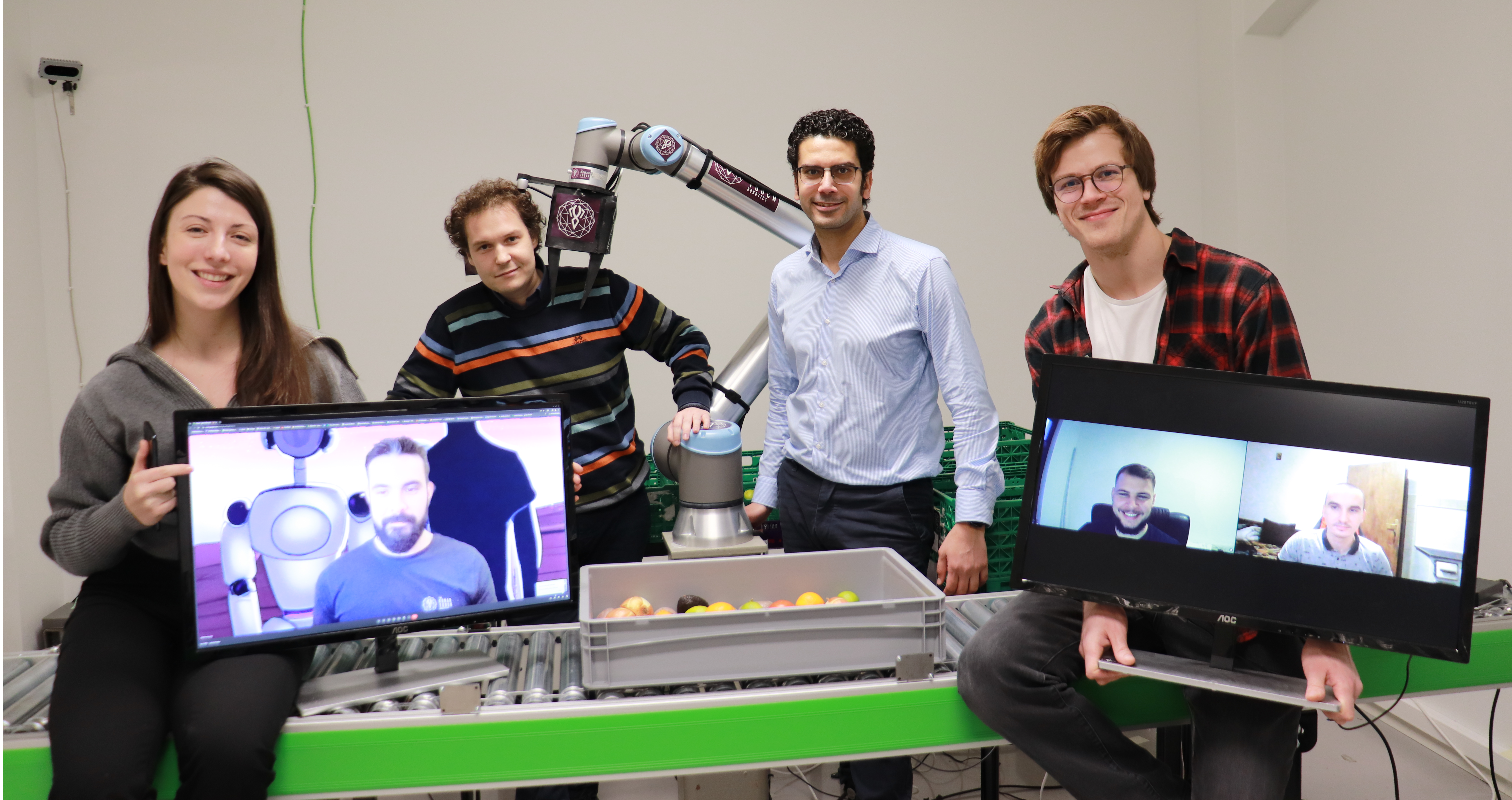 The thtRobotics founding team.